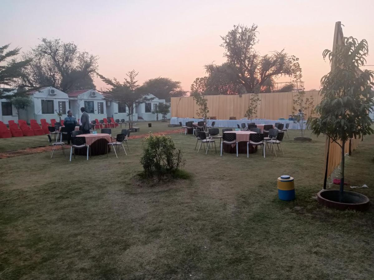 Athitya Hotel And Resort Sikar Ngoại thất bức ảnh