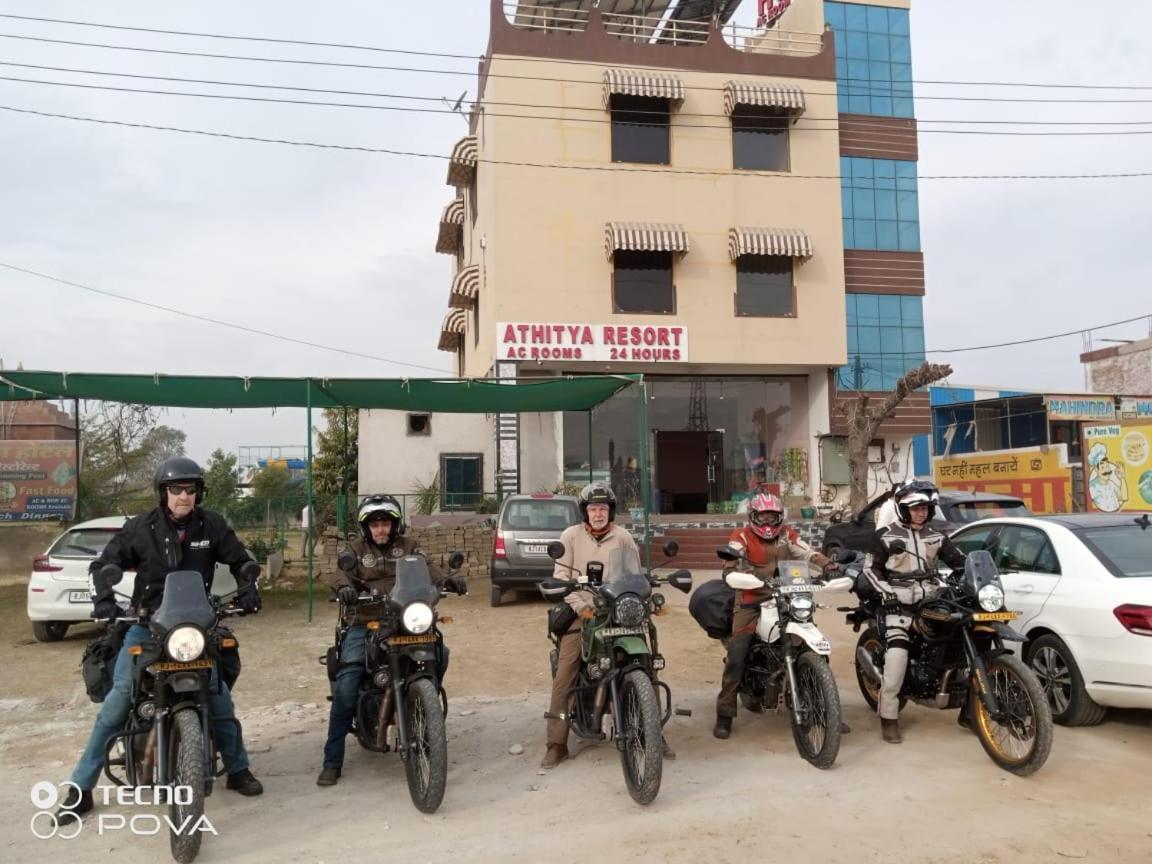 Athitya Hotel And Resort Sikar Phòng bức ảnh