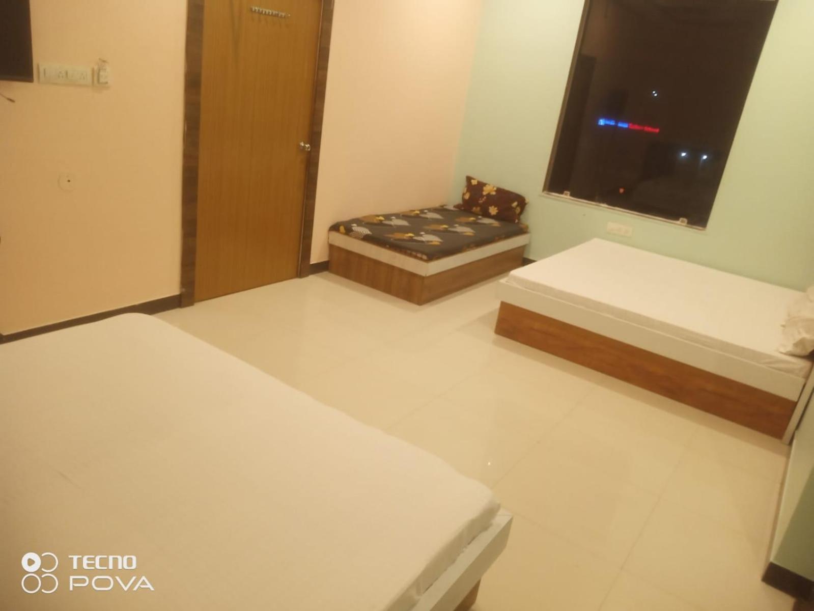 Athitya Hotel And Resort Sikar Phòng bức ảnh