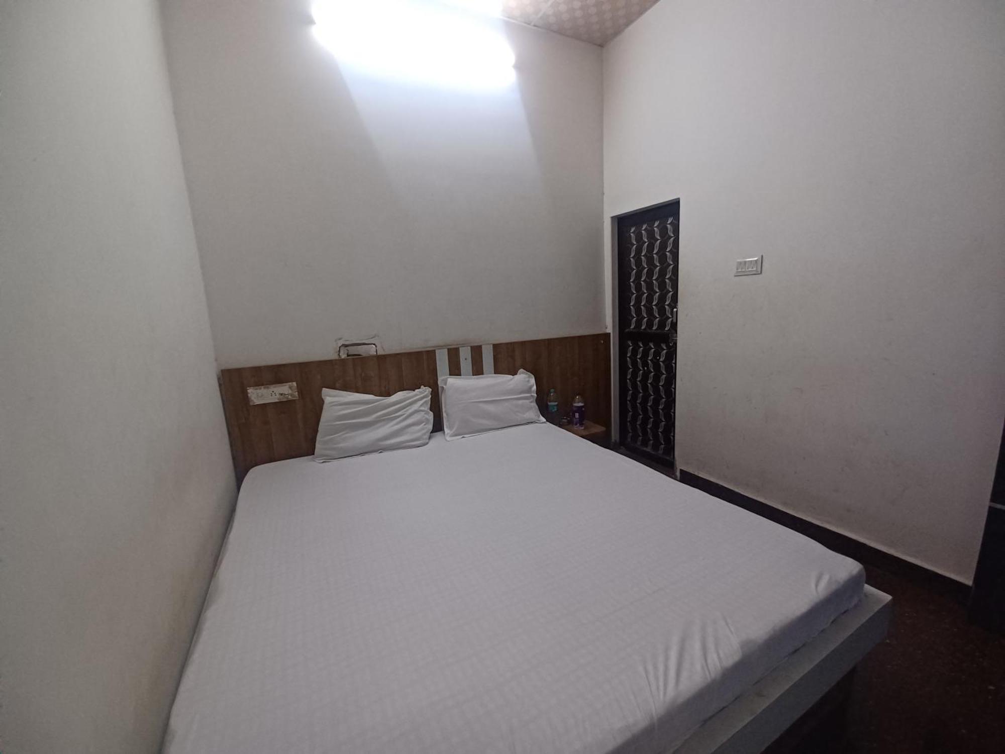 Athitya Hotel And Resort Sikar Phòng bức ảnh